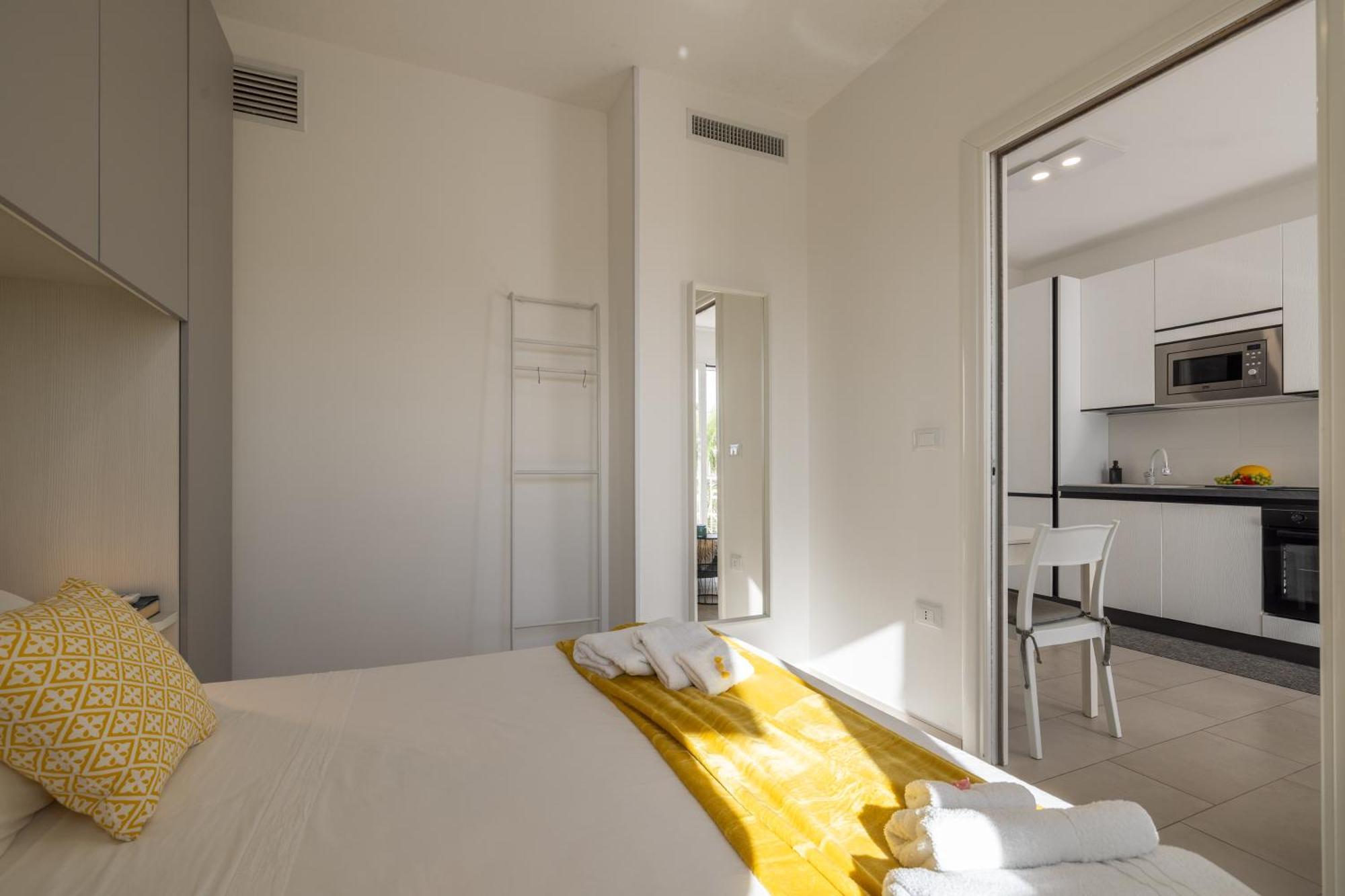 Tramonti Incredibili In Piscina - Apartment8 Con Ac Wifi In Residence Santa Maria al Bagno Luaran gambar